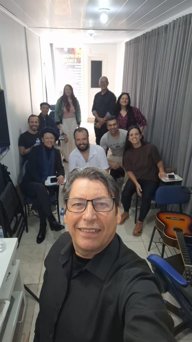 Dr. William Silvestre com os alunos da turma de Florianópolis
